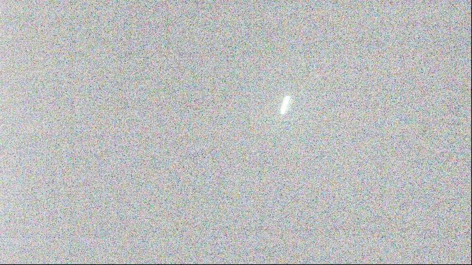 تصاویر مخابره شده از مریخ جنجال به پا کرد / سفینه فضایی بیگانه یا فقط یک دنبالهدار؟