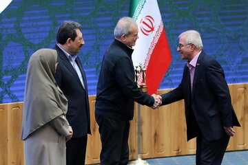 تقدیر رئیس جمهور از چهار واحد تولیدی در قزوین