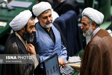 تندروها در بن بست تصمیمات نظام/ حمله به باهنر؛ آخرین پرده از نمایش «خالصسازی» در جریان تندرو