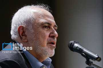 توضیحات جدید ظریف درباره سکوت اخیرش/ وزیر سابق امورخارجه تصویر خطاطی چه شعری را منتشر کرد و چه نیتی داشت؟