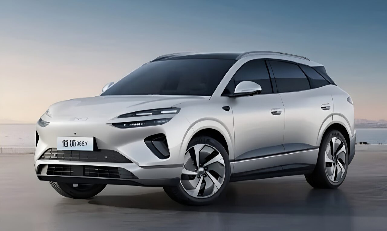 توقف تولید شاسیبلند وارداتی ایران /عکس