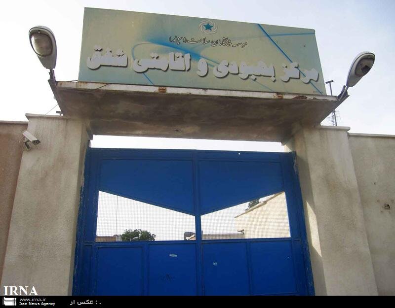 جزئیاتی از فرار بزرگ ۲۰۰ معتاد از کمپ پرحاشیه شهرداری/ به مددجویان گفتند آماده باشید میخواهیم از این جهنم شما را به فشافویه ببریم