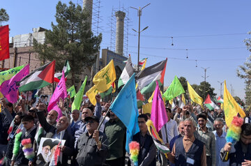 حضور با شکوه مردم کرمان در راهپیمایی بشارت نصر / حمایت مردم دیار حاج قاسم از مردم غزه