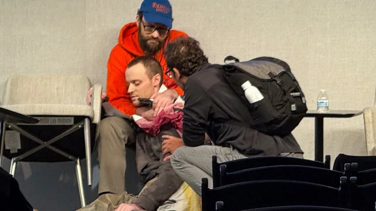 حمله مسلحانه به کنفرانس ویکی‌پدیا در نیویورک