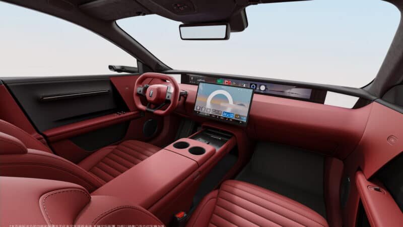 خودروی چینی مشهور، پارکینگ را به آتش کشید/ هفت ماشین در آتش سوخت / عکس