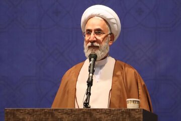 دشمن به دنبال تضعیف غیرت دینی و ملی است