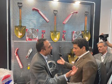 دومین نمایشگاه تخصصی صنعت و ابزار کرمان افتتاح شد / رونمایی از اولین ربات ابزار فروش ایران