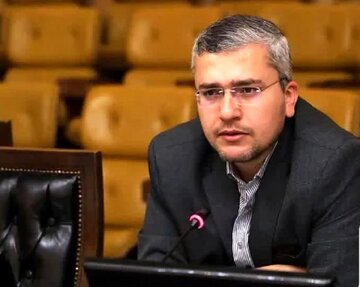 رسایی از پاسخهای وزیر اطلاعات به سوالاتش قانع نشد/ خطیب به صحن مجلس میرود؟