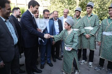 روایت دیدار وزیر ارتباطات با دانشآموزان عشایری شیراز