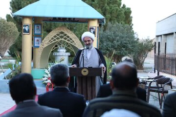 رونمایی از یادمان کوچک‌ترین ژنرال ایران در سمنان | تجلی عقل، عشق و تربیت در مدرسه هوشمند ترافیک