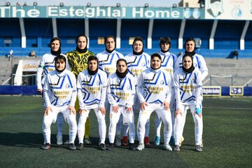 زنان استقلال با برد شروع کردند