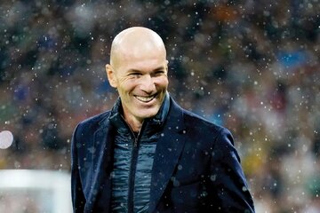 زیدان بعد از 5سال خانه نشینی دوباره می خواهد ستاره اول رسانه ها شود؟