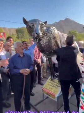 ساخت مجسمه یوزپلنگ ایرانی در میامی با ۳۵۰۰ قطعه ضایعات آهن