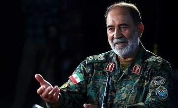 سردار کرمی: با دیدن تجهیزات پیشرفته دشمن نباید عقب بکشیم / اگر سپاه قرآنی باشد در سختترین شرایط میایستد