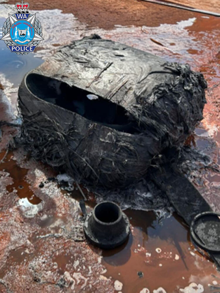 سقوط جسم شعله‌ور مرموز در استرالیا / احتمالاً بقایای یک موشک است