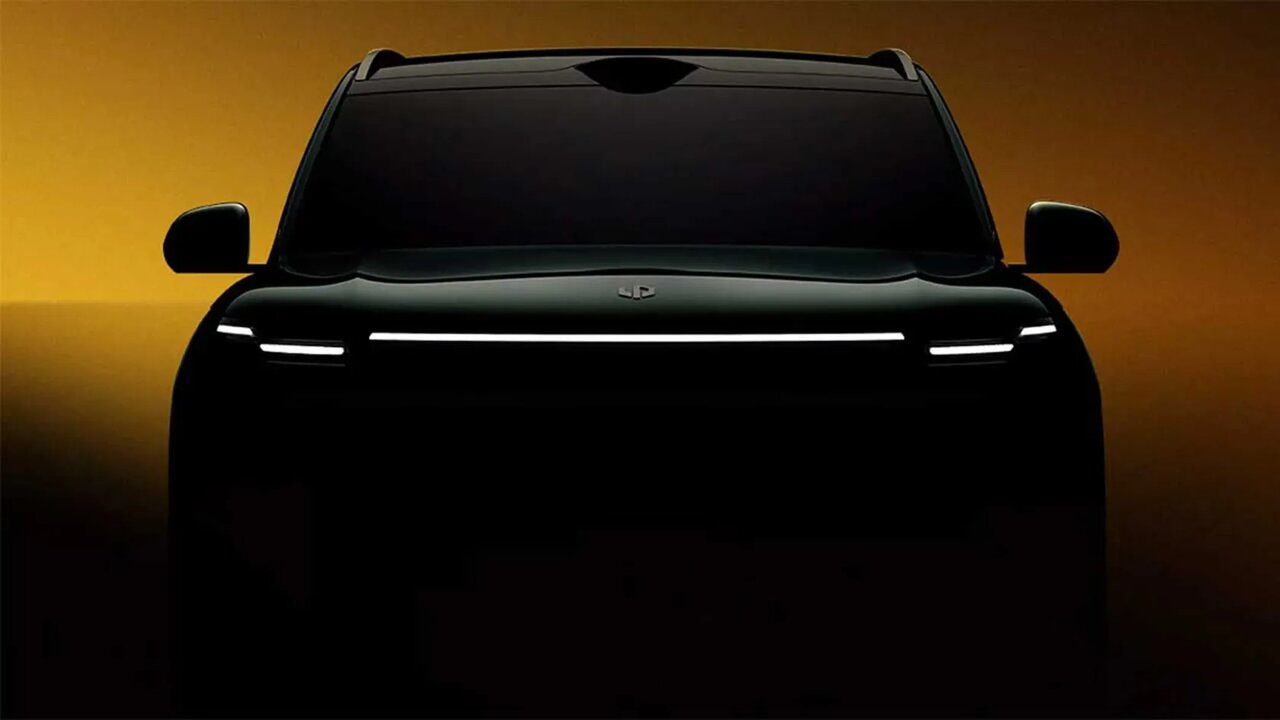 شاسیبلند لوکس چینی، هم قیمت تویوتا راوفور /عکس