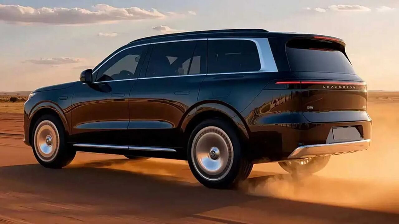 شاسیبلند لوکس چینی، هم قیمت تویوتا راوفور /عکس