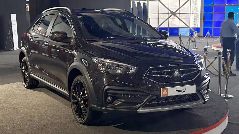 شاهین آمریکایی در کنار شاهین ایرانی