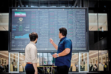 صعود بورس به کانال ۳.۲ میلیون واحدی / بازگشت آرام خریداران به بازار سهام