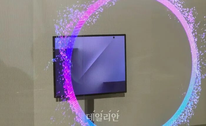 طراحی انقلابی گوشی سه‌تاشوی سامسونگ فاش شد