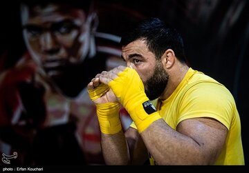 طوفان امیر علی اکبری مقابل آمریکا