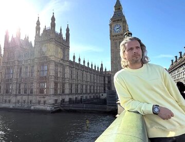 عکس| حال خوب ستاره سابق پرسپولیس در خیابانهای لندن