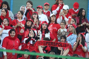عکس| دختران اصفهانی که با افتخار پرسپولیسیاند!