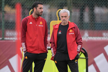 عکس| دستیار سابق مورینیو نظارهگر بازی ایران و تانزانیا