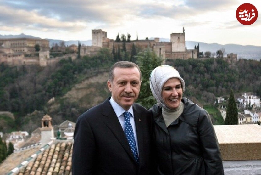 عکس/ رجب طیب اردوغان در کنار همسرش در اسپانیا؛ سال ۱۳۸۶