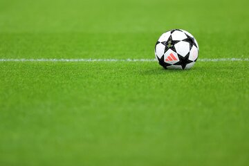 عکس| ستاره پرسپولیس و تیم ملی در دوره آموزشی مدیریت در فرانسه