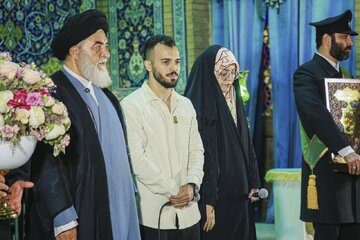 عکس| مرد سال فوتسال آسیا خادم افتخاری مسجد جمکران