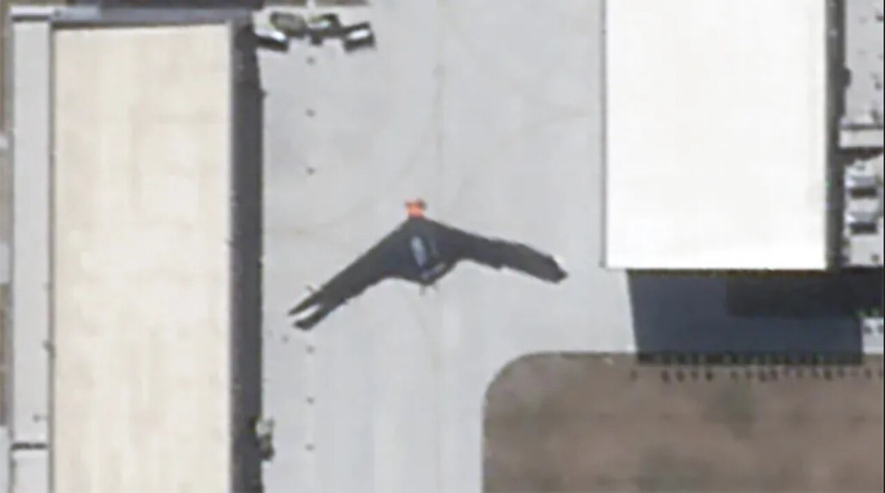 پهپاد ناشناس، عظیم و عجیب در آسمان چین چه می کرد؟