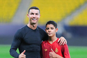 عکس| هدیه فوق لاکچری رونالدو به پسرش/ ژست کریس جونیور با لامبورگینی ۲۶۵ هزار یورویی