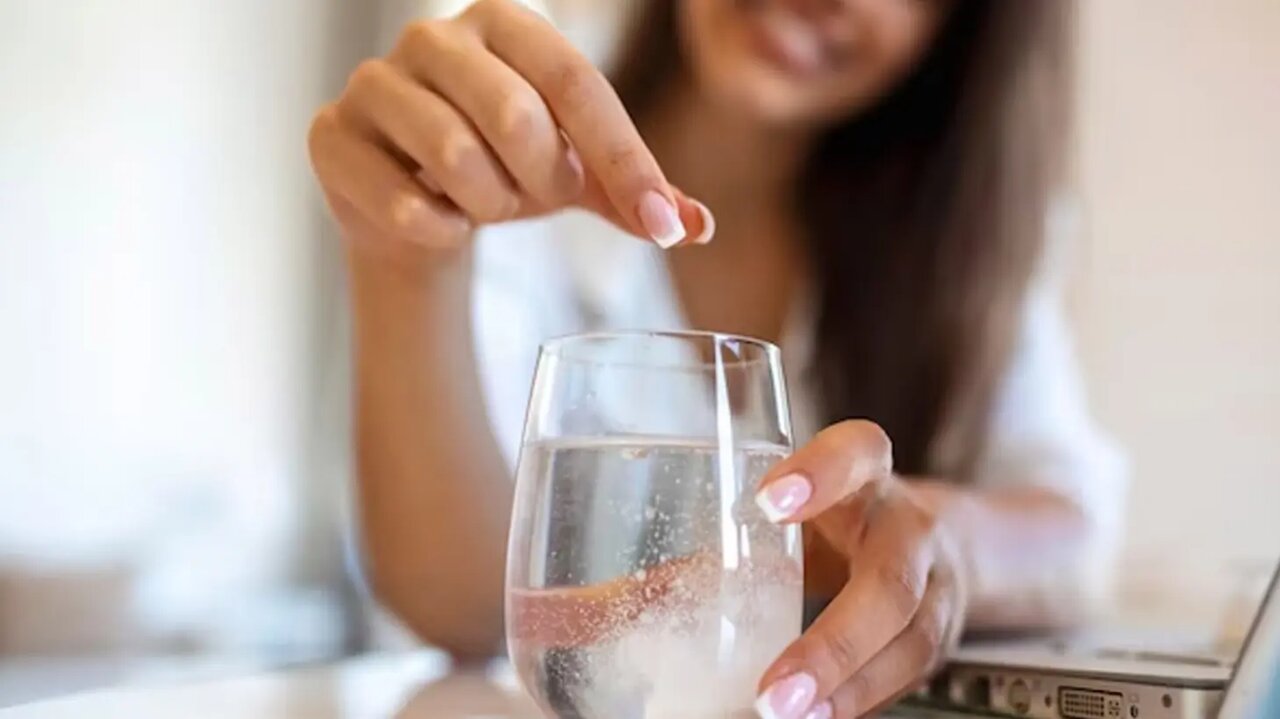 غرغره آب نمک تا چه میزان در رفع سرماخوردگی موثر است؟/ بخور آب نمک و جوش شیرین چطور؟