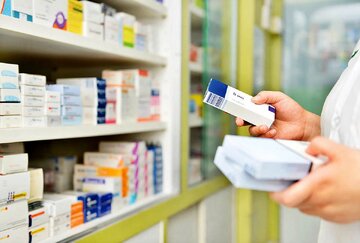فروش داروهای خریدقدیم با قیمت روز؛ قانونی اما بحثبرانگیز/ چرا قیمت جلد دارو با فاکتور متفاوت است؟