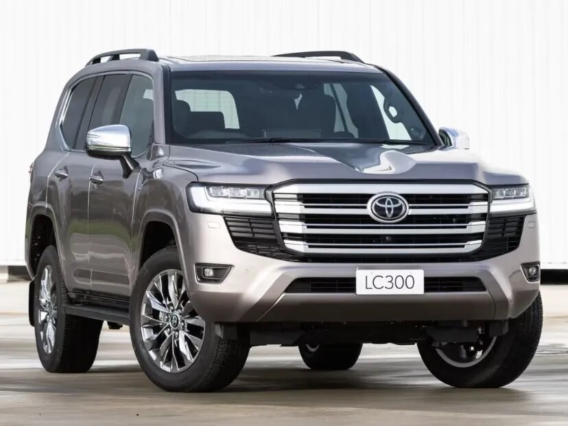 قیمت لندکروزر وارداتی در ایران چقدر خواهد بود؟