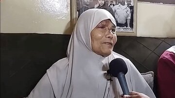 مادر یکی از اسرای مهم فلسطین: «ما به دست مردی از قوم فارس، پیروز میشویم» من این را از ۴۰ سال پیش حفظم / عکس