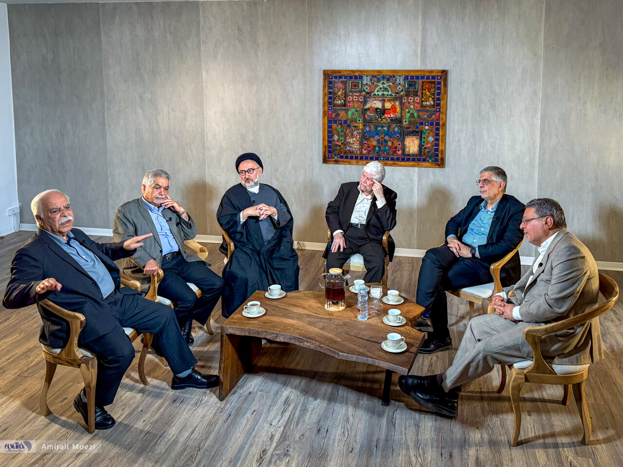 عتاب و خطاب امام به رادیو و تلویزیون: کاری که باید کرد تقویت روحیه مردم است، نه مایوس کردنشان/ رسانهای که در جنگ عراق مورد وثوقترین بود، چه شد؟