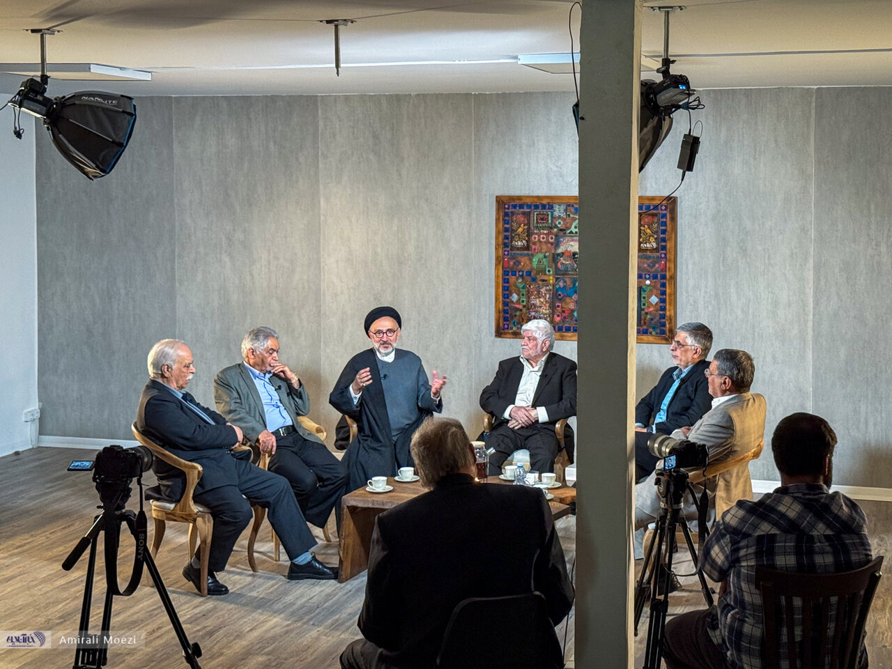 عتاب و خطاب امام به رادیو و تلویزیون: کاری که باید کرد تقویت روحیه مردم است، نه مایوس کردنشان/ رسانهای که در جنگ عراق مورد وثوقترین بود، چه شد؟