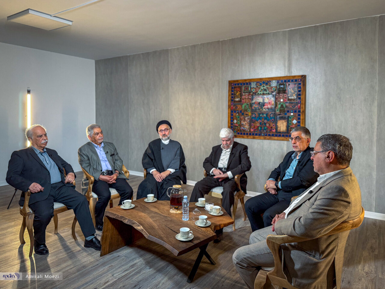 عتاب و خطاب امام به رادیو و تلویزیون: کاری که باید کرد تقویت روحیه مردم است، نه مایوس کردنشان/ رسانهای که در جنگ عراق مورد وثوقترین بود، چه شد؟