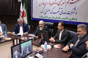 مشکلات صنعتگران تا حصول نتیجه نهایی پیگیری می‌شود