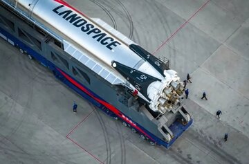 موشک چینی برای به زانو درآوردن آمریکا در فضا / عکس