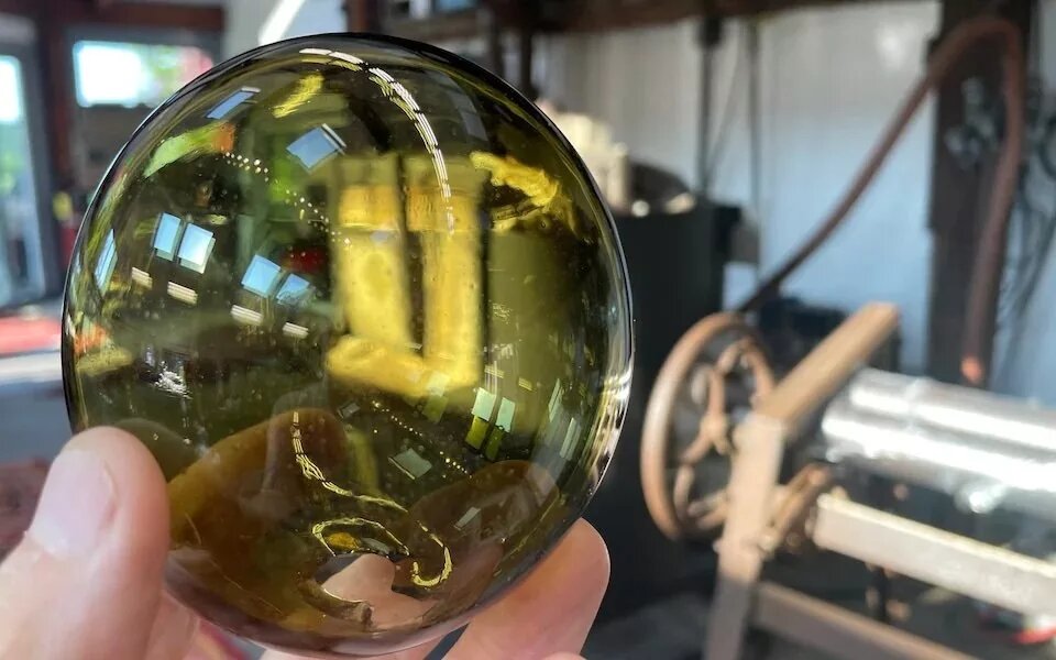 حبابهای شیشهای ماه