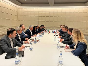 نشست مشترک وزیر راه و شهرسازی جمهوری اسلامی ایران و استاندار گیلان با معاون نخست‌وزیر روسیه