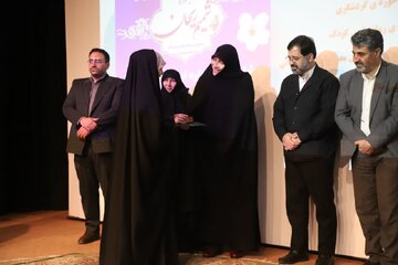 نقش دختران در شکل‌گیری تمدن نوین اسلامی نقشی بی‌بدیل و الهام‌بخش است