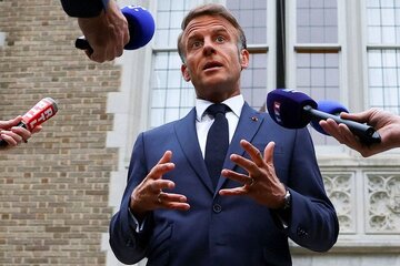 نماینده پارلمان فرانسه: «ماکرون» کشتیهای امدادی به نوار غزه بفرستد