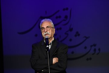 هادی مرزبان: برخی به محض خروج از ایران، شناسنامه خود را فراموش میکنند