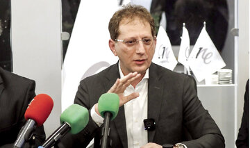 هر کسی رمز ارز «زنجانی» را پذیرفته، بیاید توضیح دهد/ آقایان بگویند چطور زنجانی از حکم اعدام به اینجا رسید