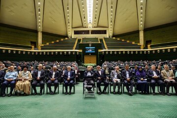 هشدار نمایندگان مجلس: چوب لای چرخ دولت گذاشتن به ضرر کشور است