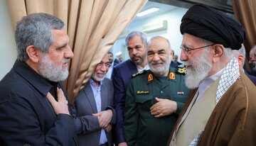 همسر شهید حاج رمضان: هر بار نام حاج قاسم میآمد اشک میریخت/ هیچوقت پارتیبازی در کارش نبود/ زندگیمان ساده اما زیبا بود